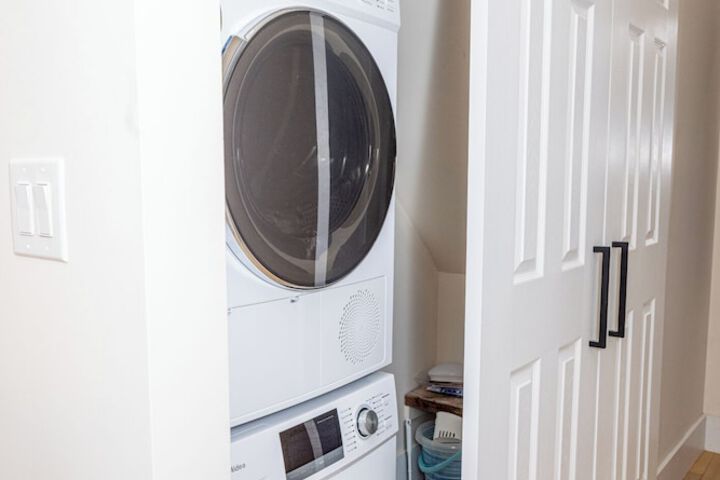 Laundry 28 of 37