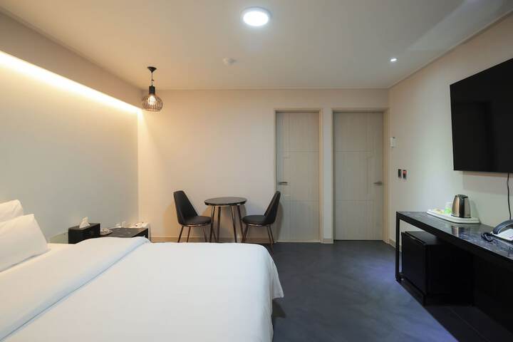 Room 22 of 84