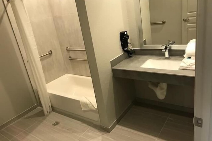 Bathroom sink