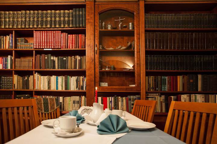 Dining 57 of 79