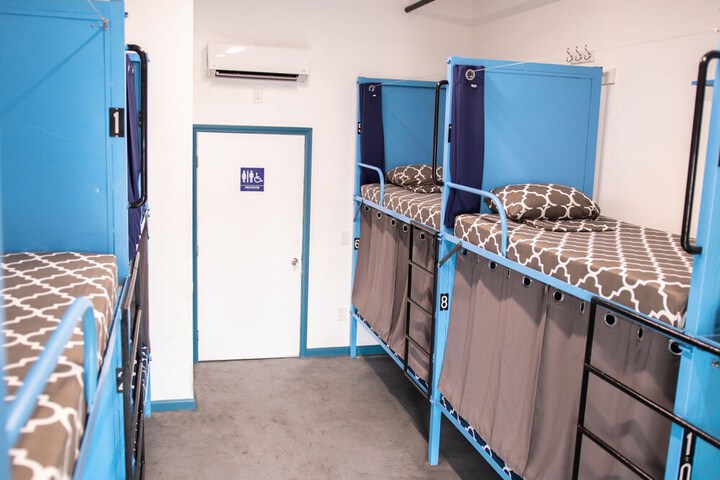 Room 14 of 77
