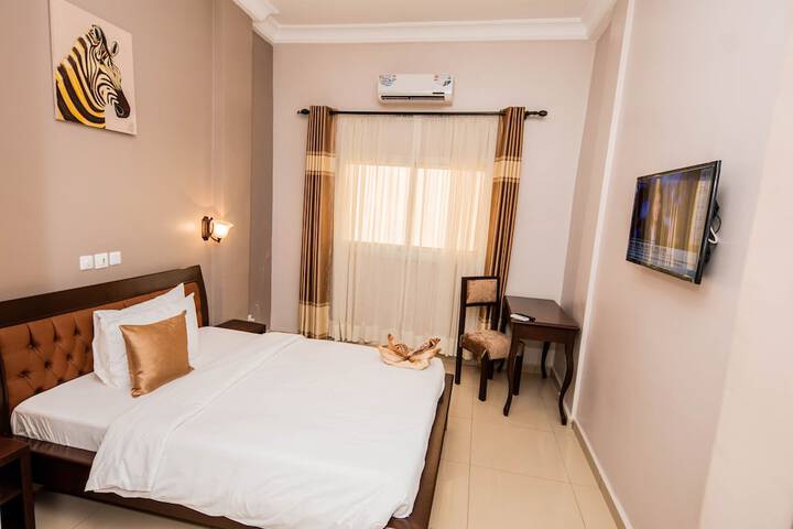 Room 14 of 42