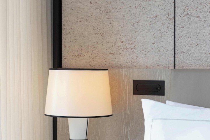 Room 27 of 122