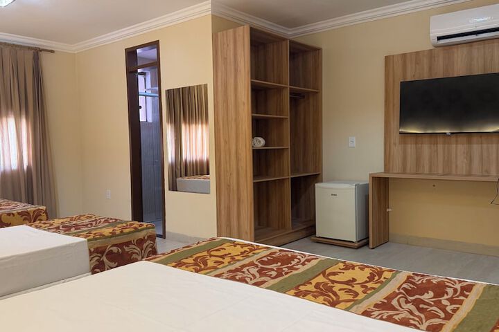 Room 44 of 102