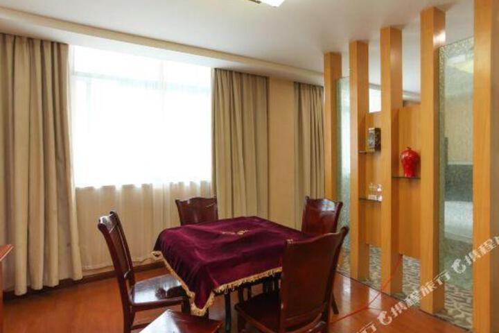 Xinding Business Hotel