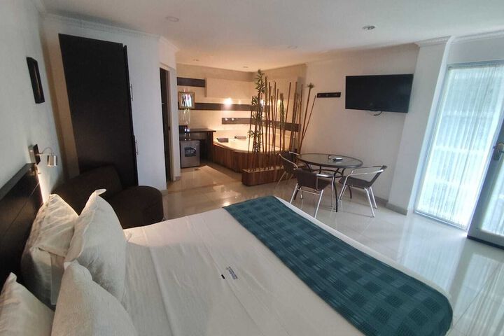 Room 7 of 14