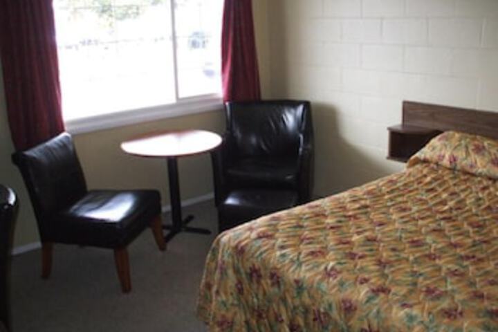 Room 25 of 132