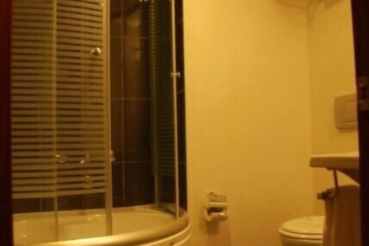Room 17 of 43