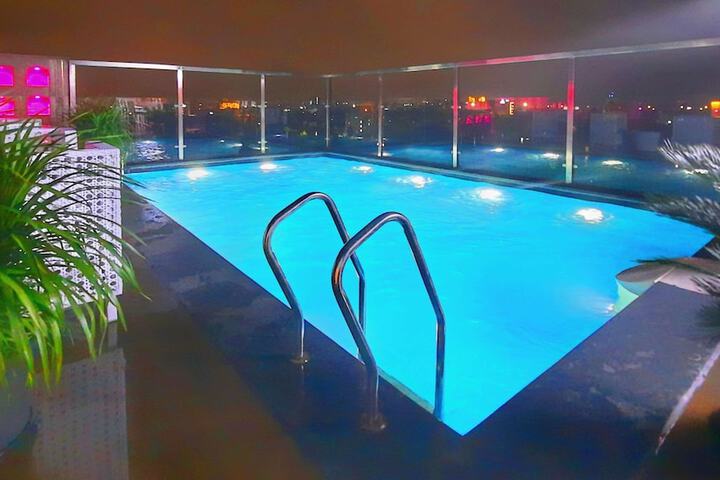 Hotel Pool