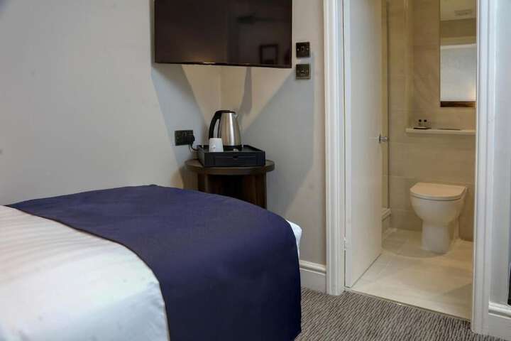 Room 62 of 105