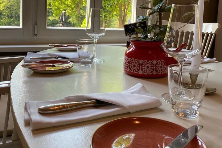 Dining 19 of 46
