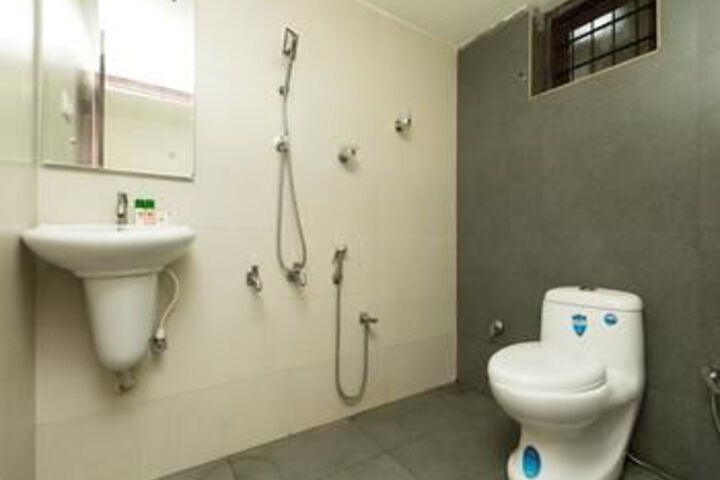 Room 2 of 20