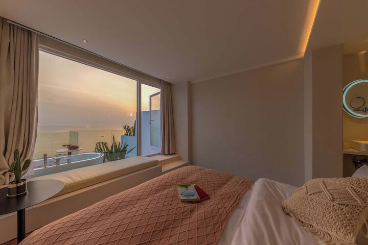 Room 70 of 190
