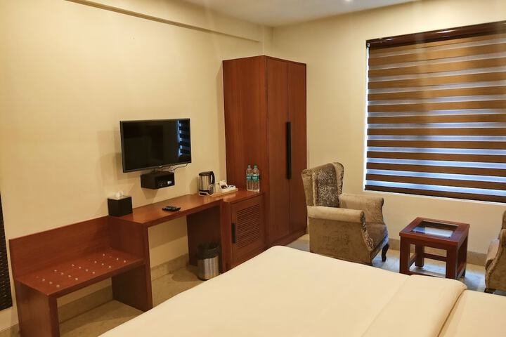 Room 17 of 53