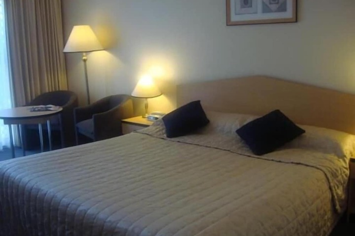 Room 17 of 34