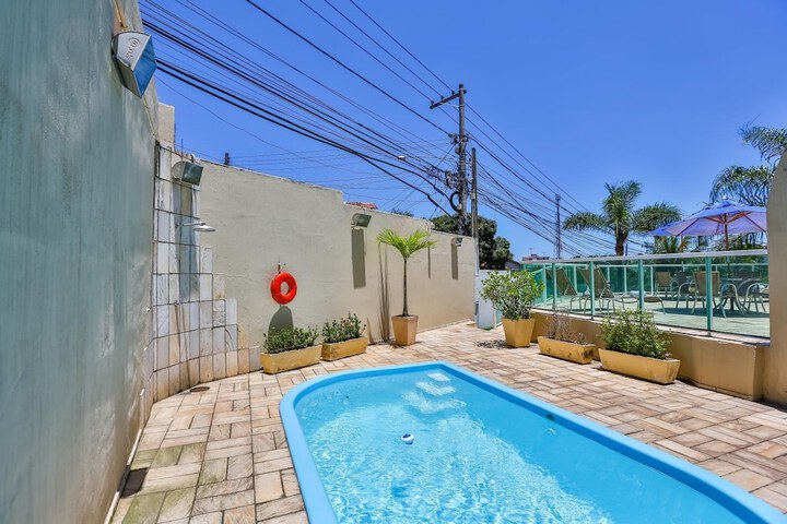 Pool 30 of 64