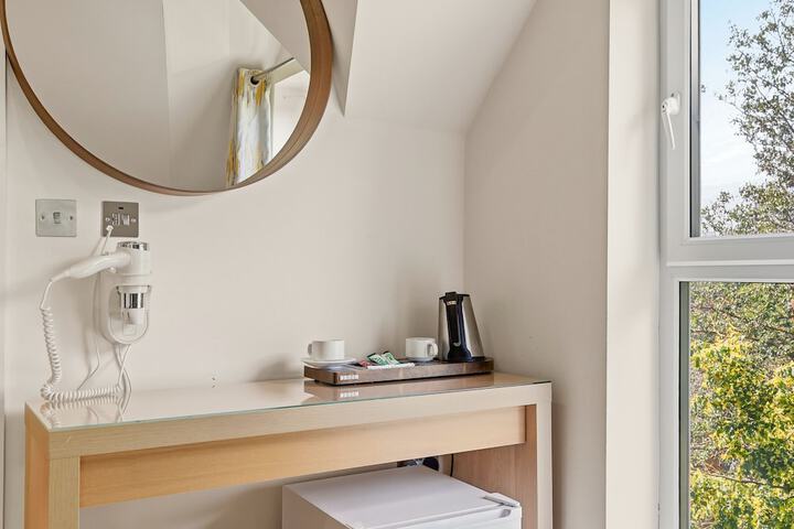 Room 73 of 103