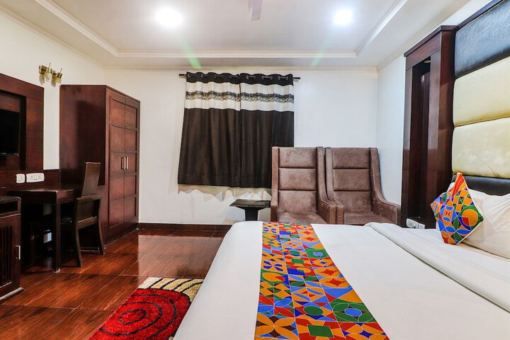 Room 13 of 26