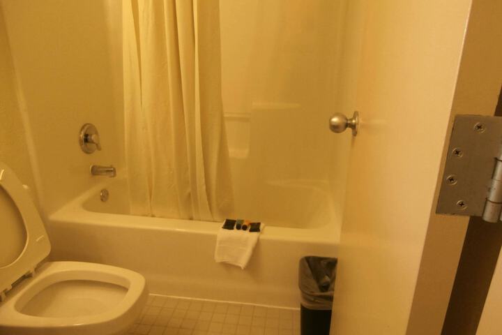 1 King Bed (5 of 6)