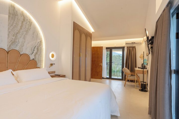 Room 52 of 151