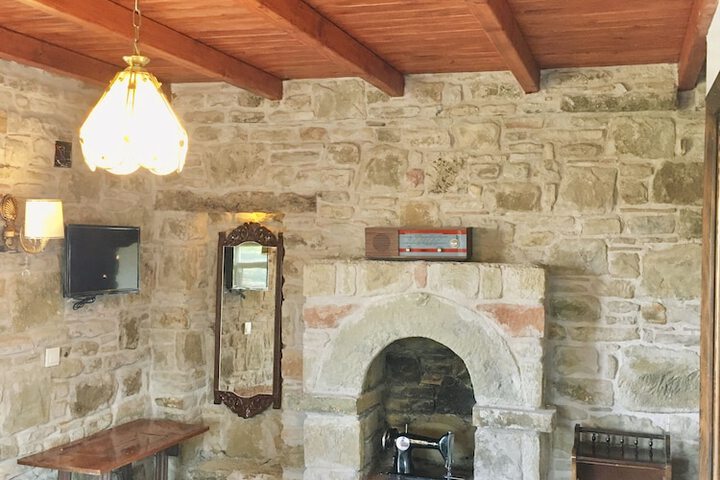 SARI KEÇİ TAŞ OTEL