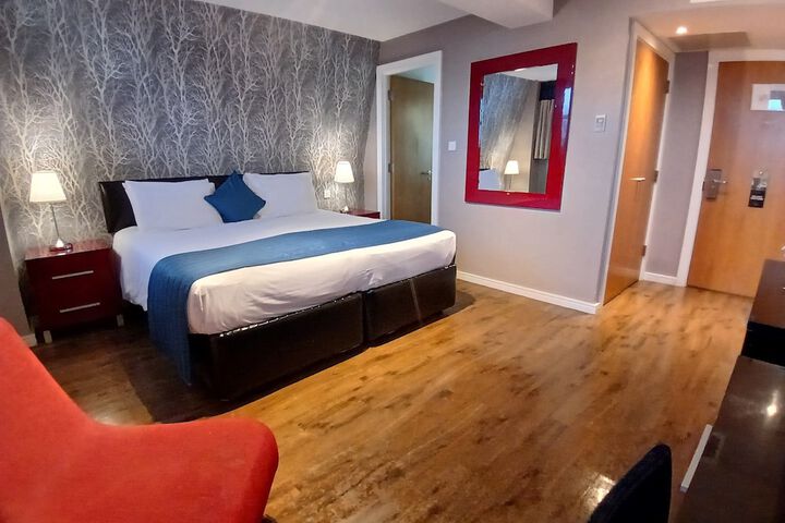 Room 62 of 182