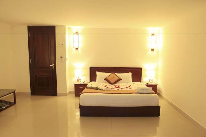 Room 4 of 35