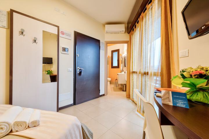 Room 7 of 39