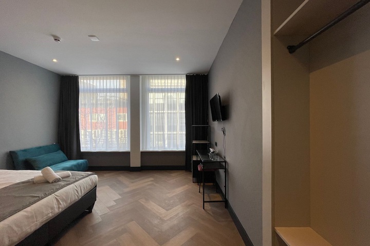 Room 16 of 52