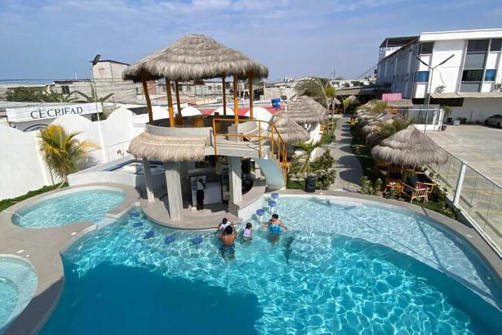 Hotel Presidente Beach Salinas in Salinas