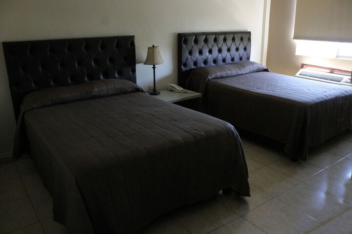Room 22 of 106