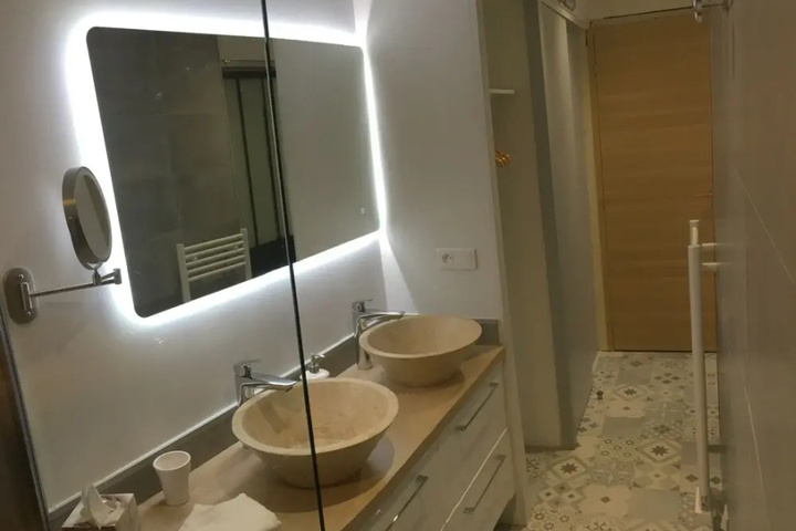 Room 9 of 30