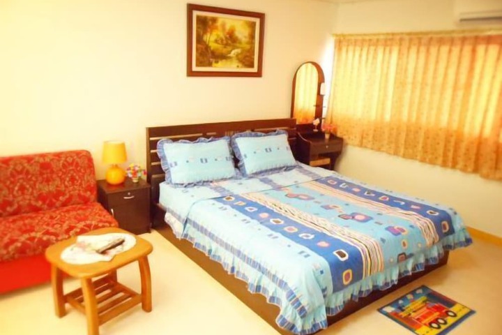 Room 4 of 19