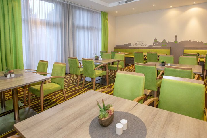 Dining Photos