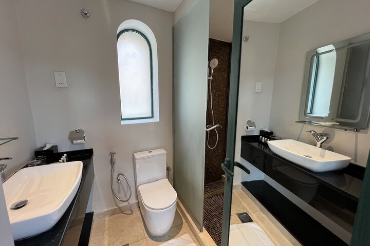 Room 44 of 79