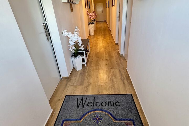 Room 39 of 65