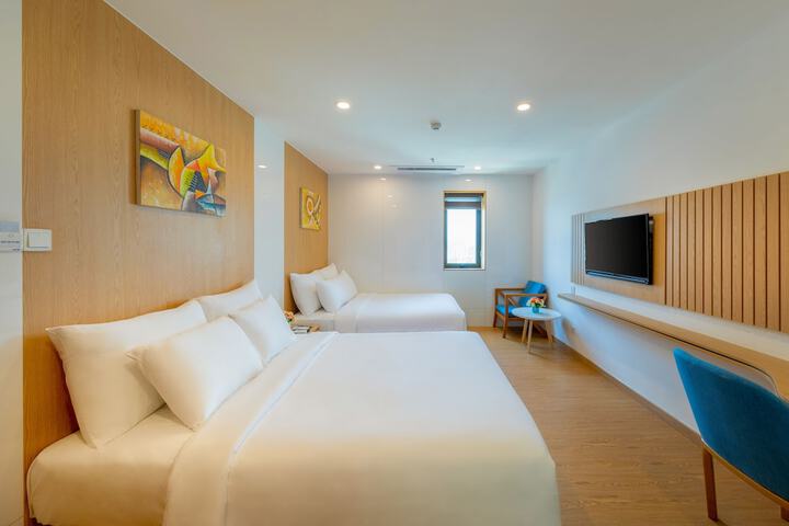 Room 13 of 65