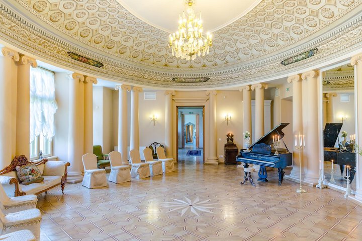 Ballroom/Hall 79 of 80