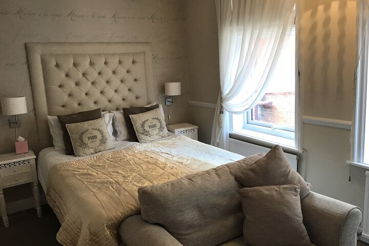 Room 6 of 34