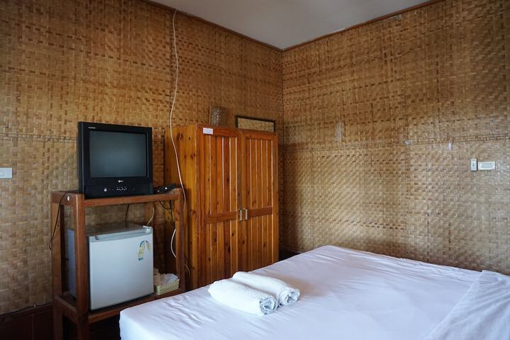 Room 14 of 28