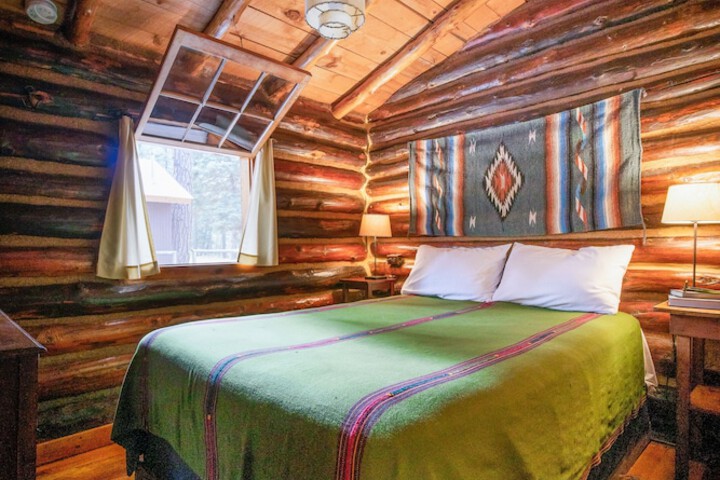Room 10 of 211