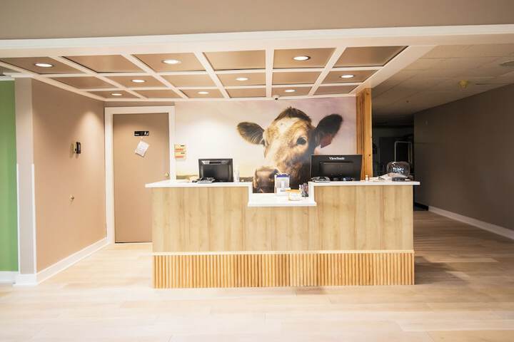 Hotel Interior 8 of 26