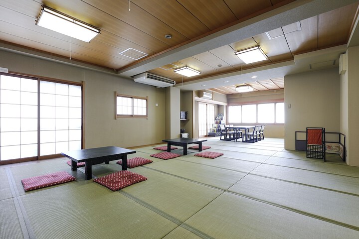 Room 12 of 52