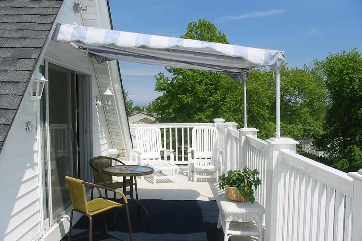 Photo of WHITE LILAC INN