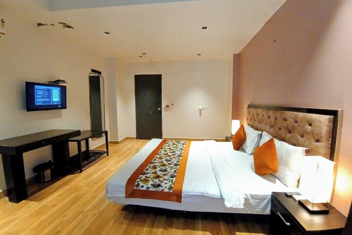 Room 14 of 22