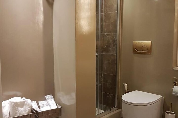 Room 17 of 54