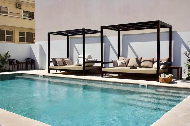 Pool 13 of 17
