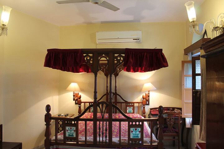 Room 12 of 39