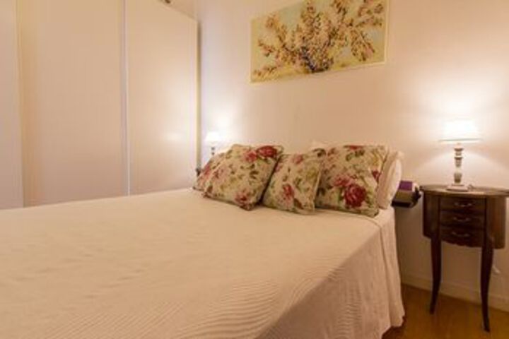 Room 6 of 19