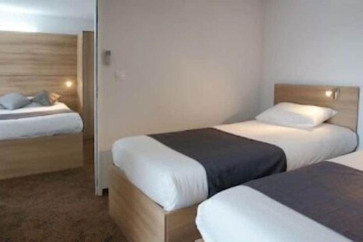 Room 4 of 23